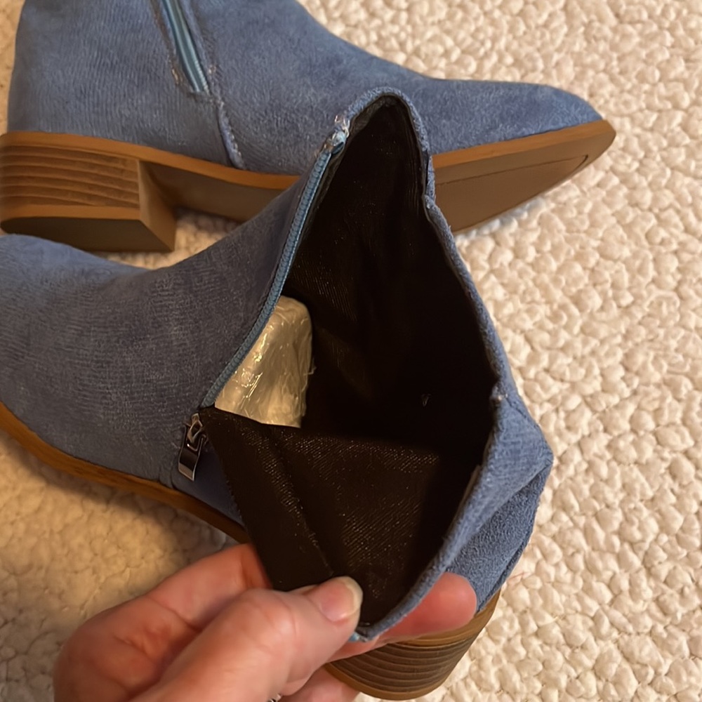 NWOT Blue Booties, Size 7.5 - Picture 7 of 11